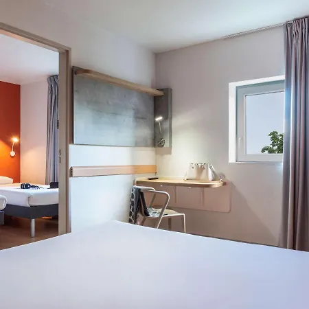 Ibis Budget Grigny Centre Exterior photo